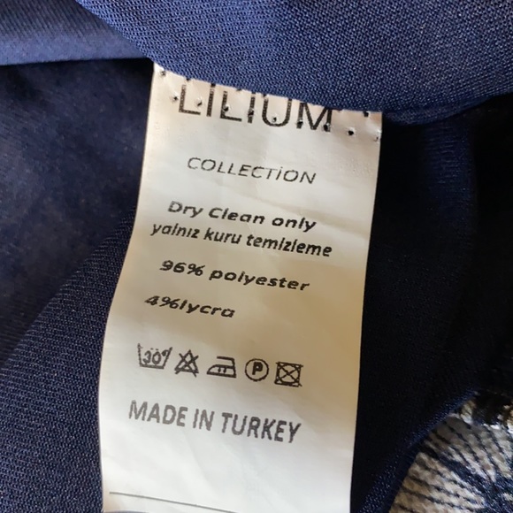 Bold Floral Maxi Dress with long sleeves - Picture 12 of 13